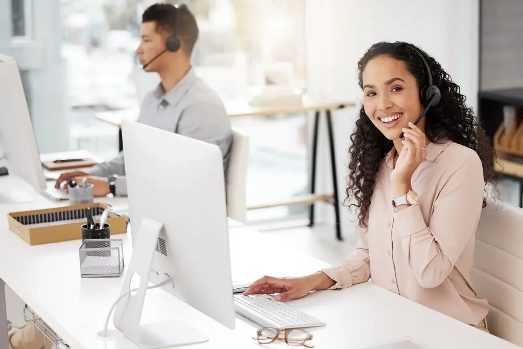 technical support assisting technical issues with client