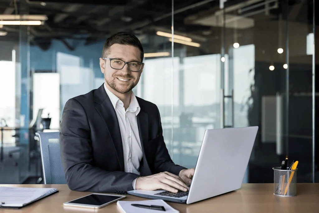 digital marketing and seo expert working on his laptop