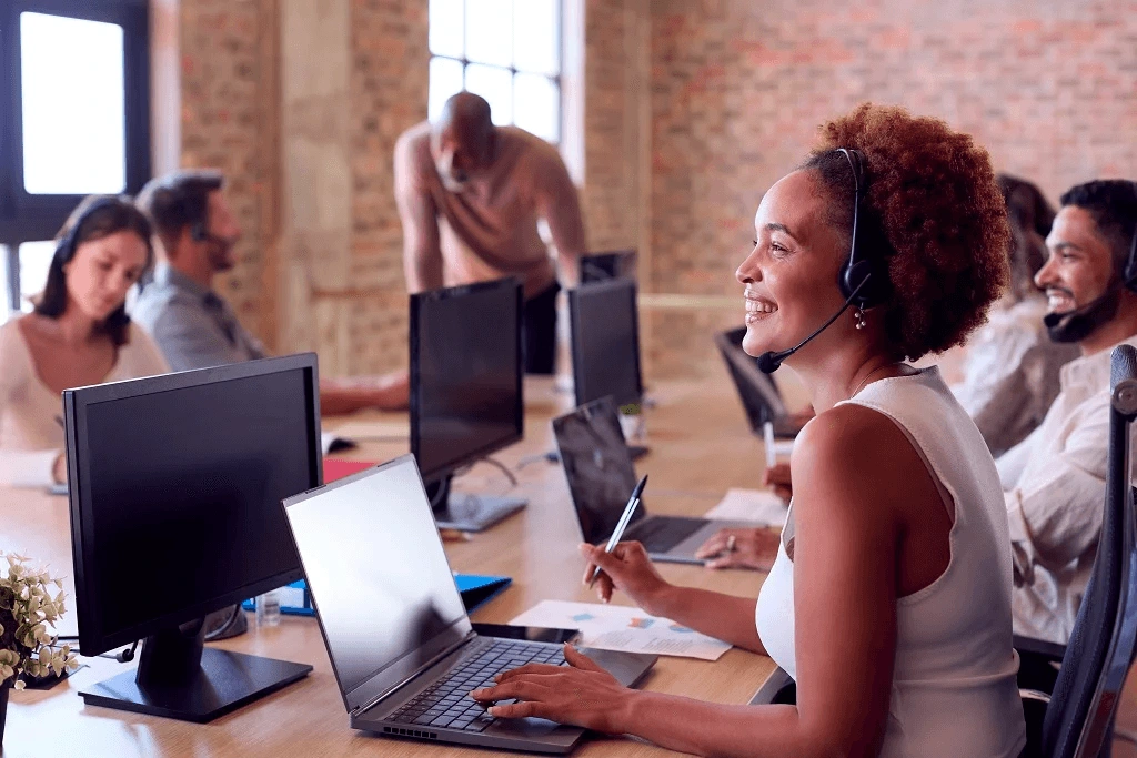 female employee doing checklist for the outsourced IT support