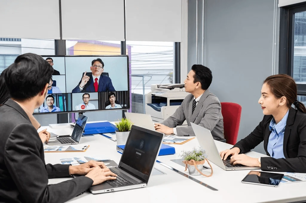 virtual meeting between clients and a Filipino outsourcing team