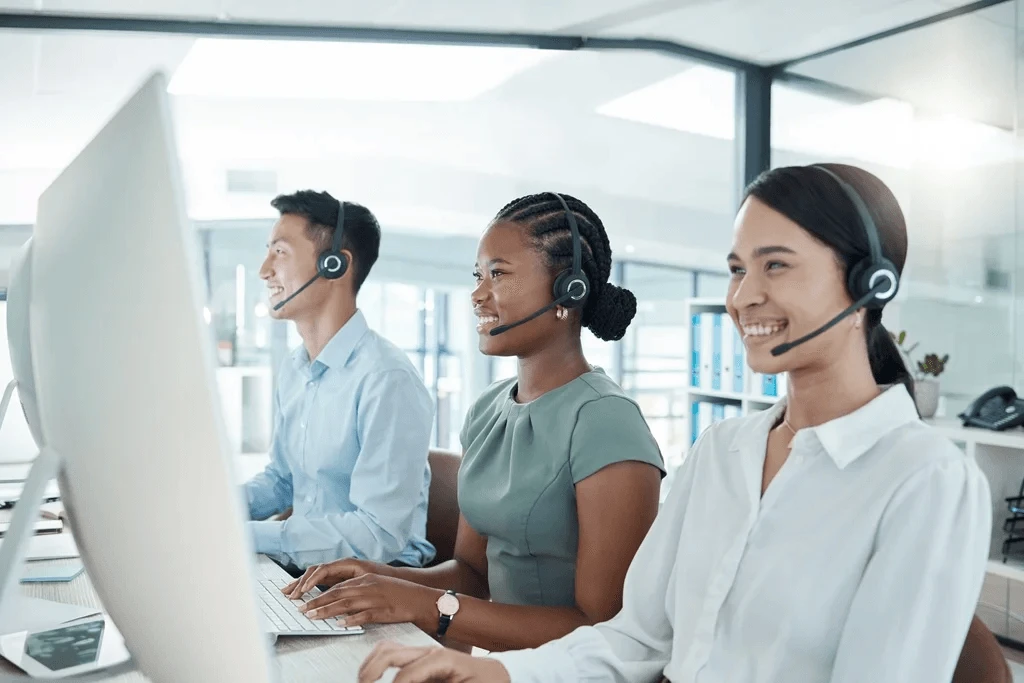 customer care outsourcing team working with the latest technology