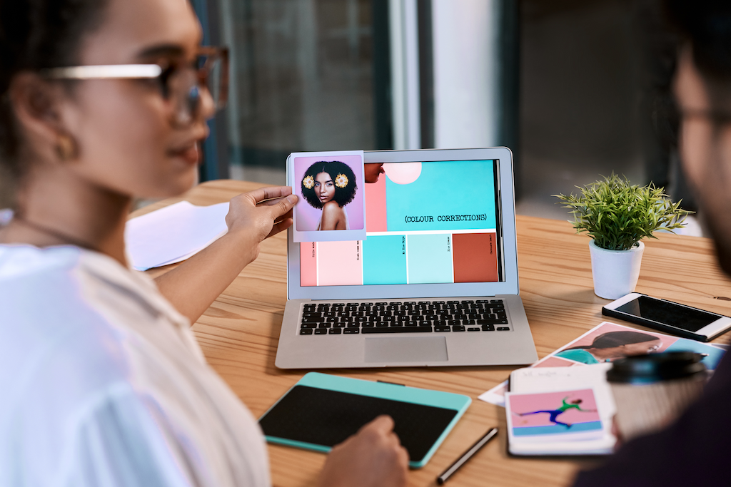 discussing influencers for brand visibility