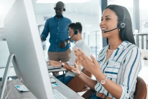 contact center agent dedicated to managing customer care channels