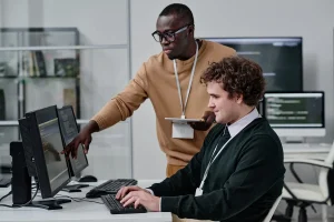 technical support professionals troubleshooting software issues