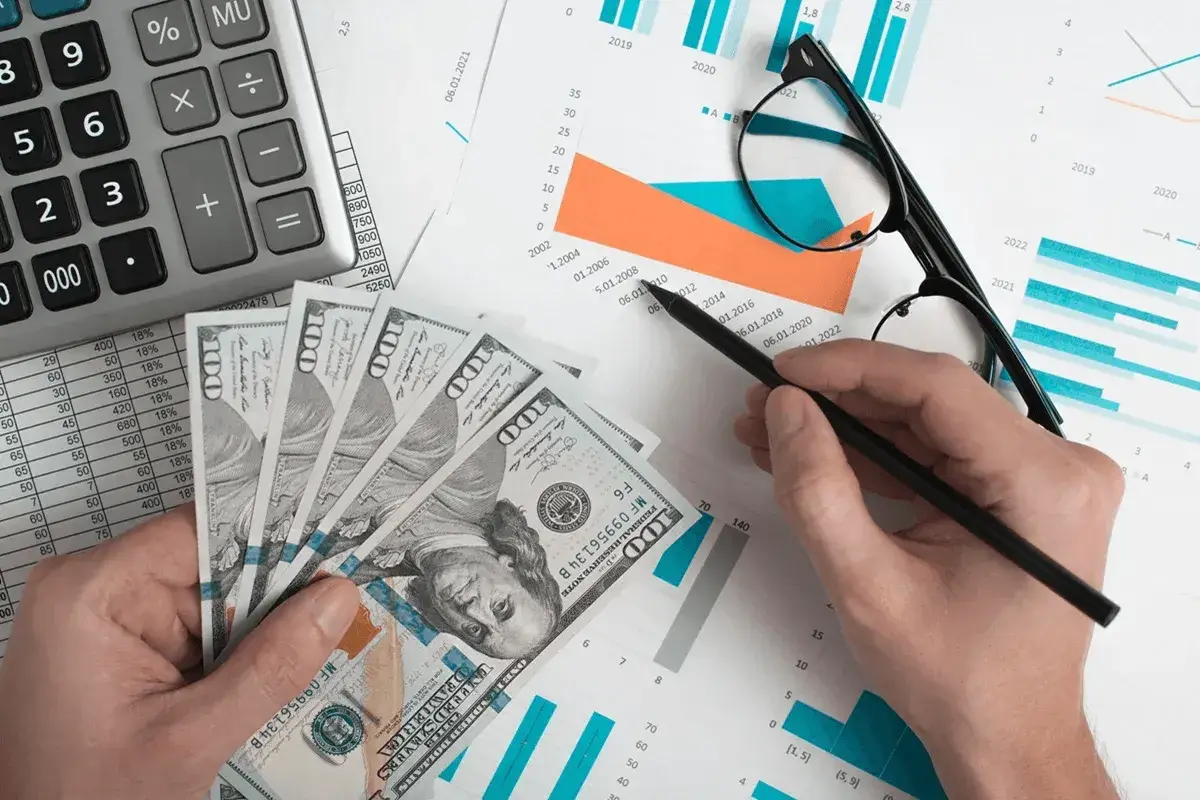 accountant preparing reports about cash flow forecasting