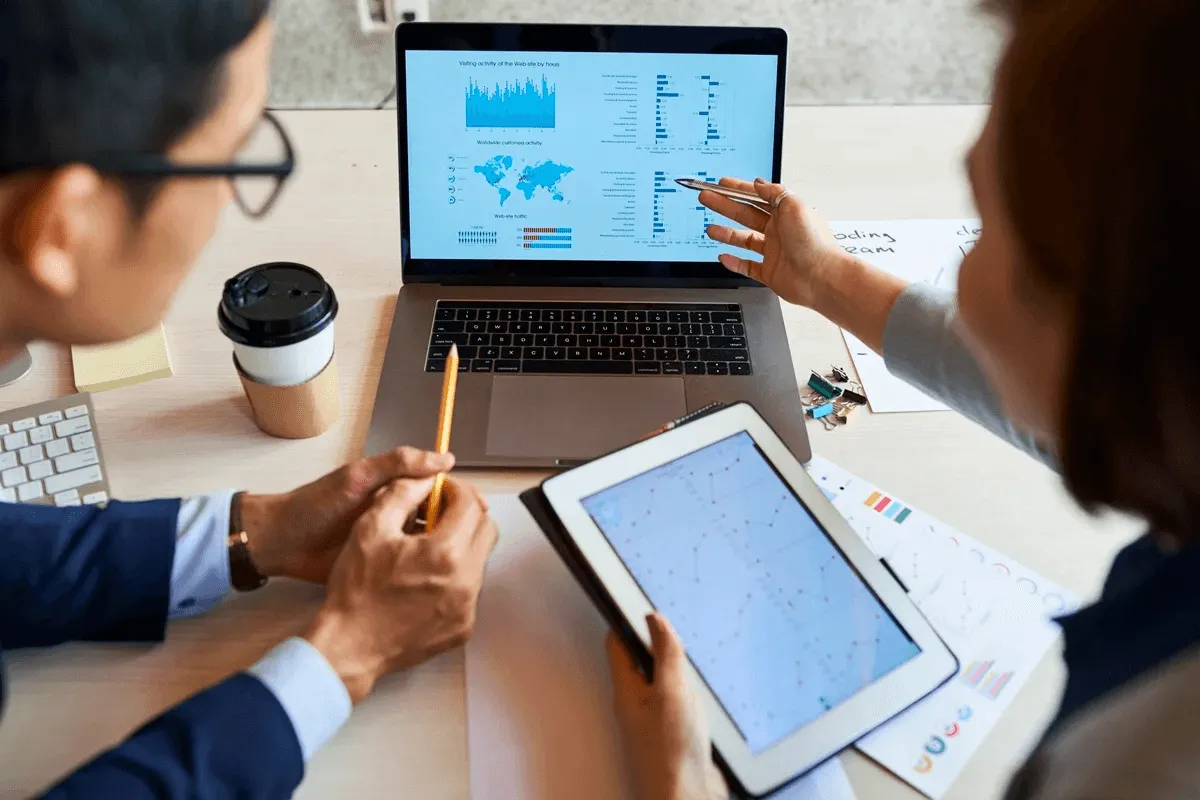 colleagues exploring the pros and cons of offshore digital marketing