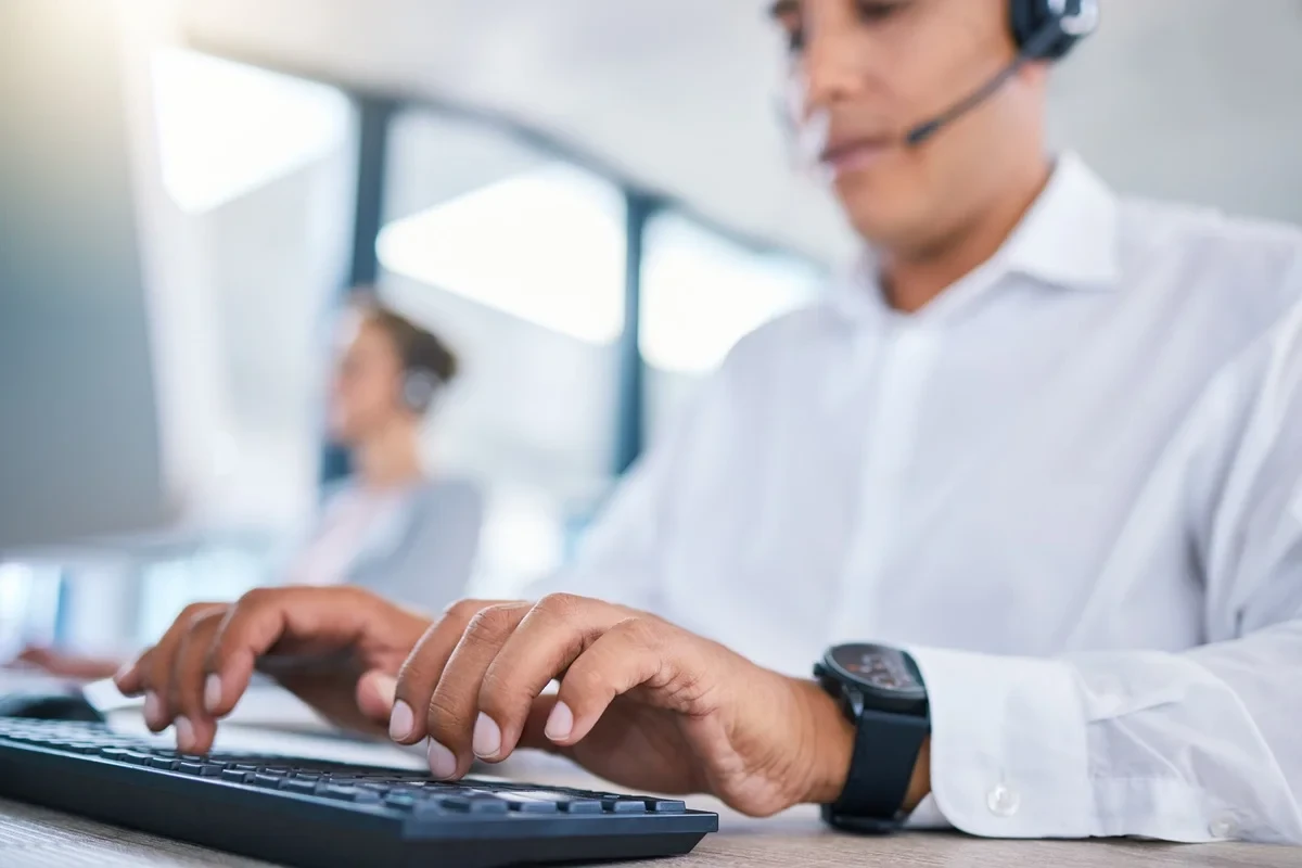 professional working in the live chat outsourcing industry