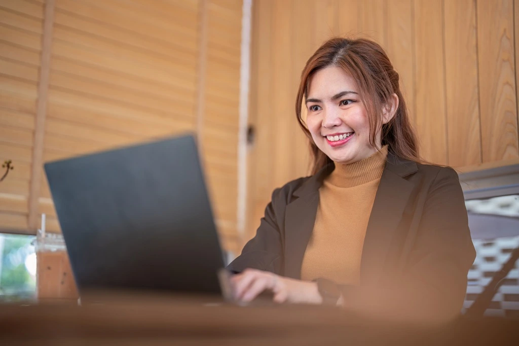 hr consultant providing outsourcing human resources for small business solutions