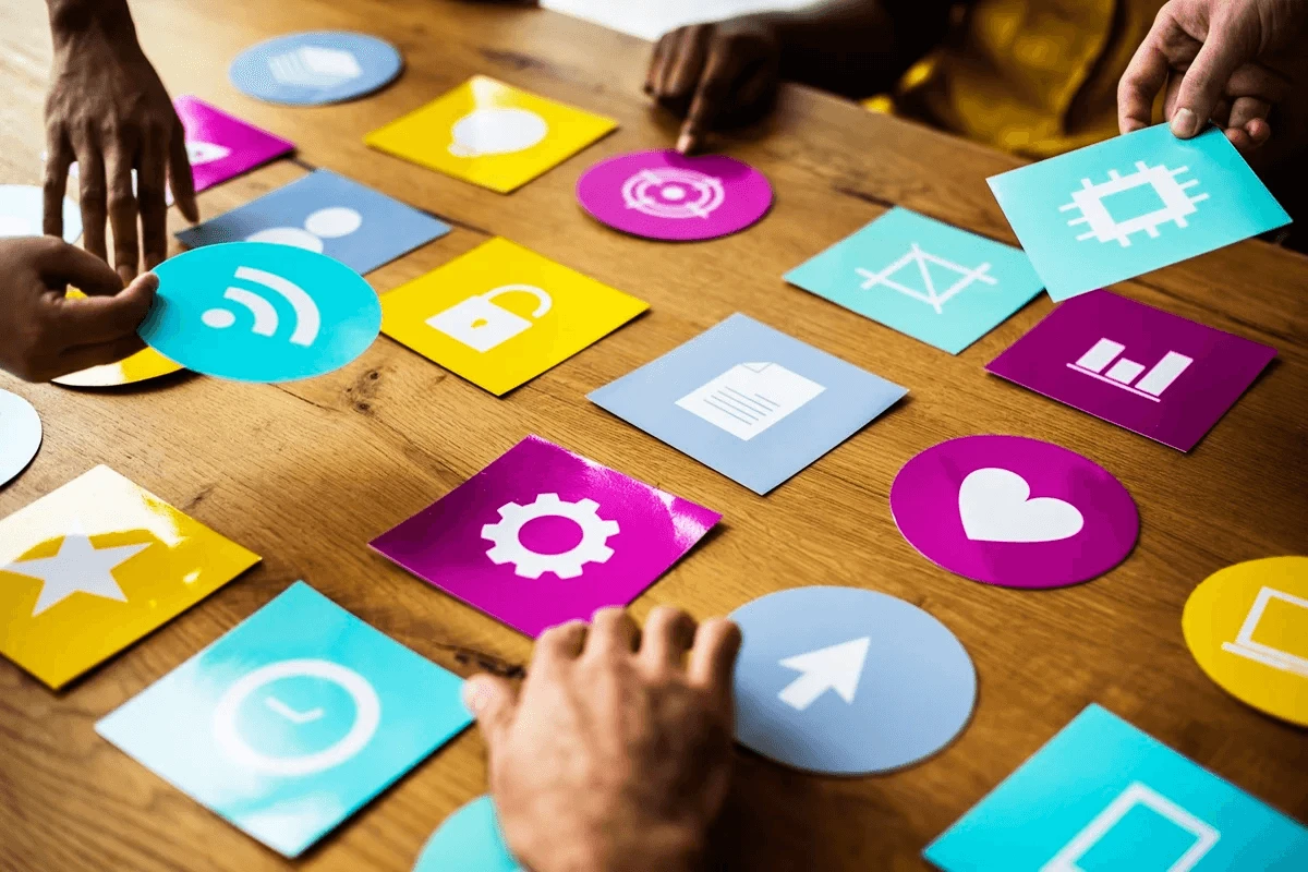 icons symbolizing different social media marketing tools