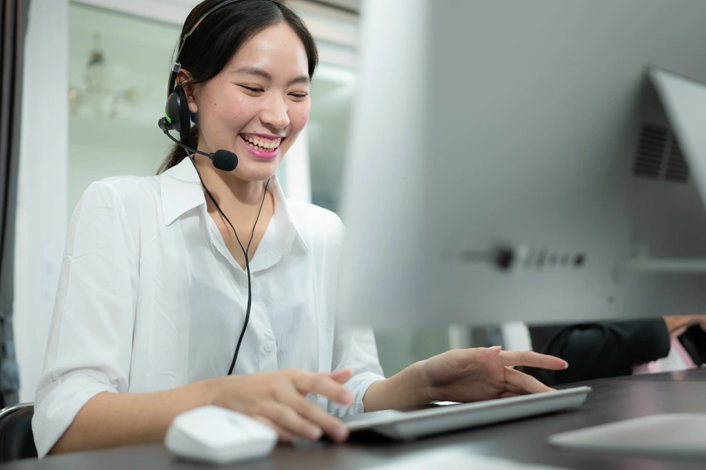 personalized customer service representative assisting client in retail store