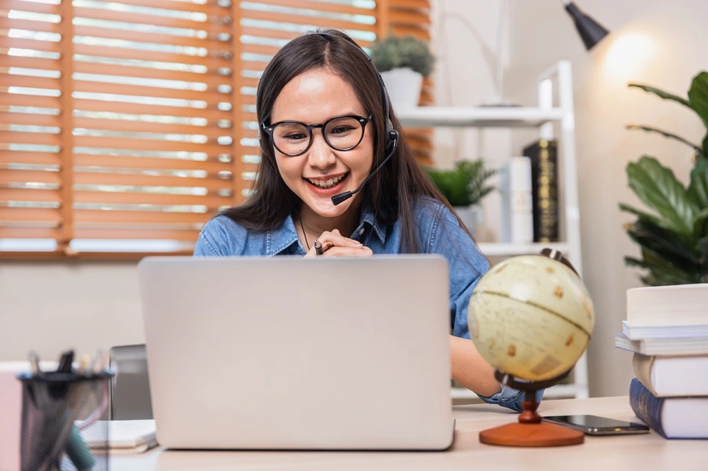 small business owner improving efficiency with a virtual assistant for small business