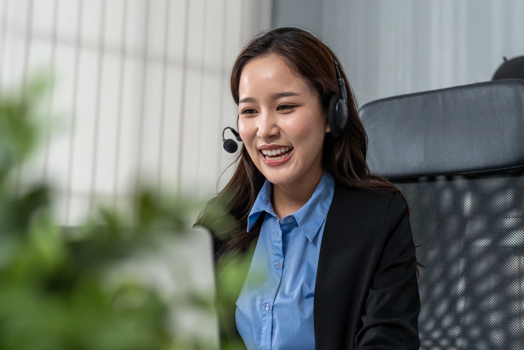 call center agent providing premium customer service to a client