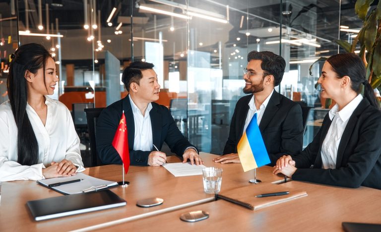 friendshoring discussion between business owners